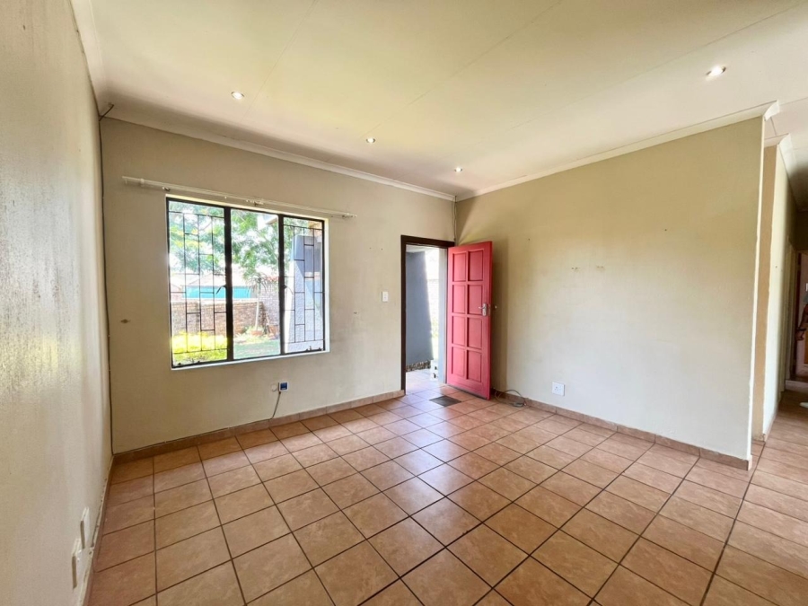To Let 4 Bedroom Property for Rent in Waterval East North West